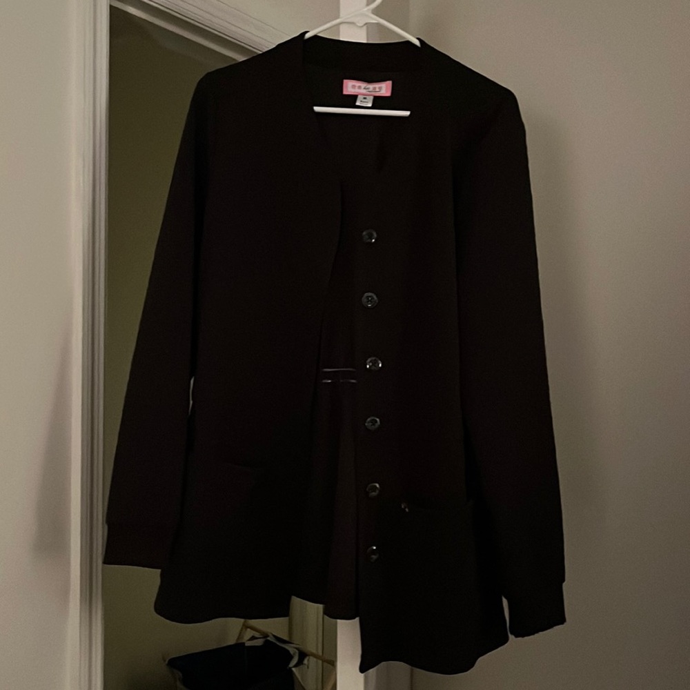 Wonen’s scrub jacket